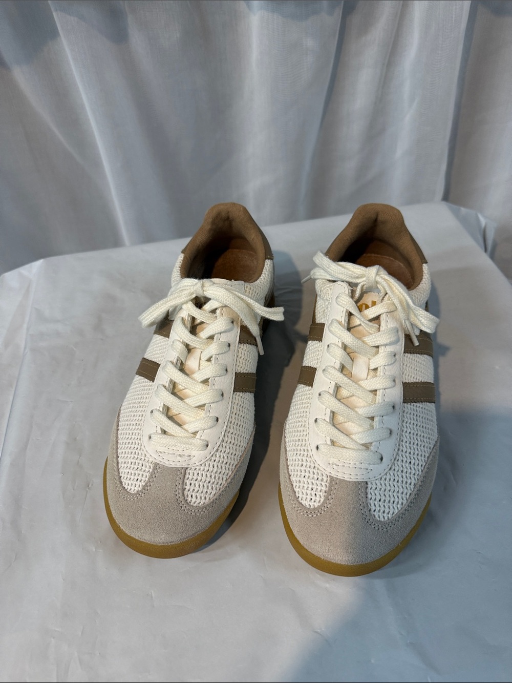 Casual Mesh & Suede Womens Sneakers in White and Tan🚌